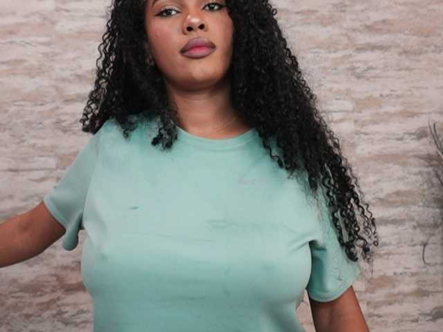 Nahomixjones live cam on BongaCams