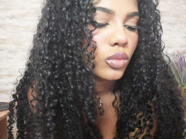 Nahomixjones live cam on BongaCams