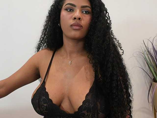 Nahomixjones live cam on BongaCams