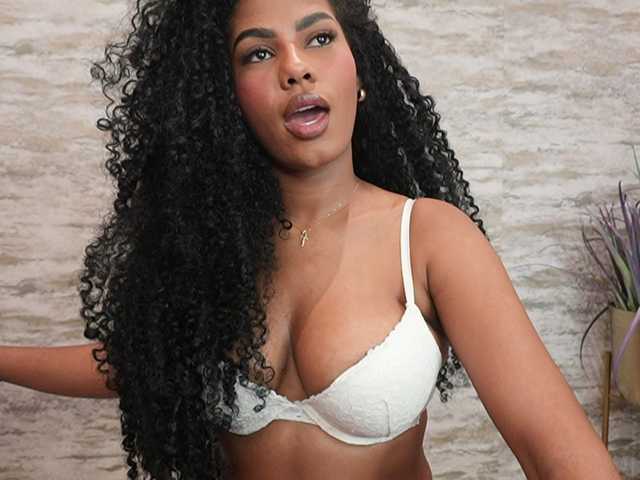 Nahomixjones live cam on BongaCams