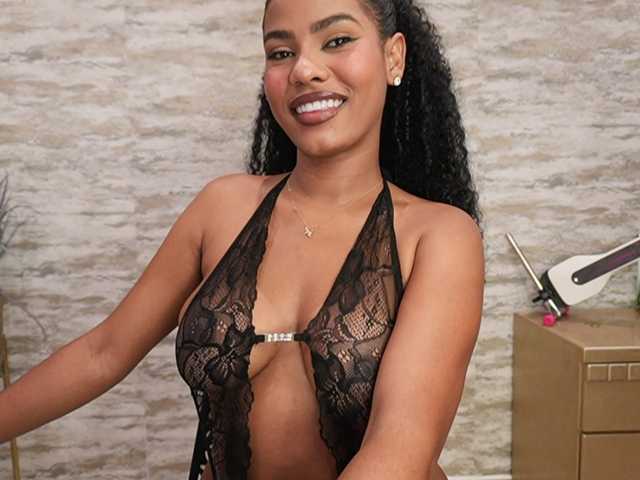 Nahomixjones live cam on BongaCams