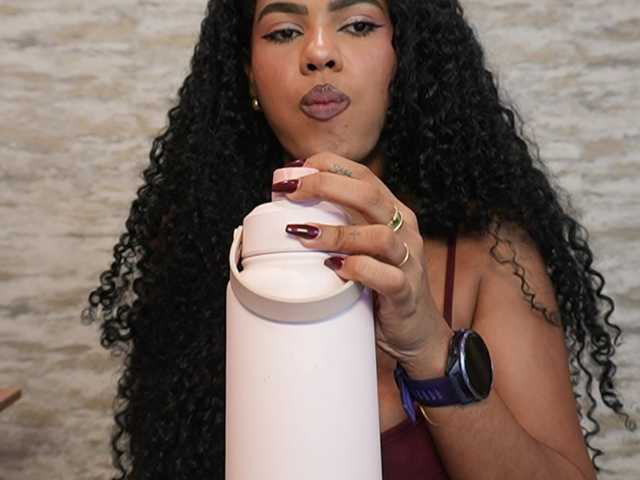 Nahomixjones live cam on BongaCams