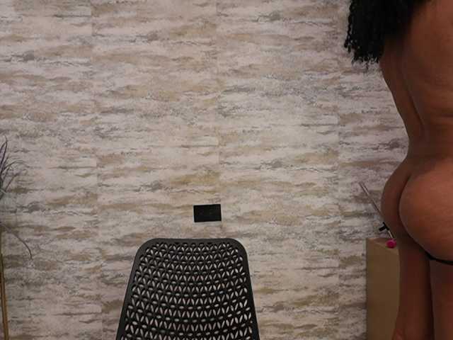 Nahomixjones live cam on BongaCams