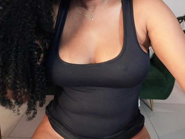 Nahomixjones live cam on BongaCams
