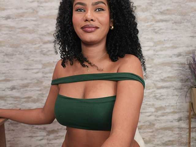 Nahomixjones live cam on BongaCams