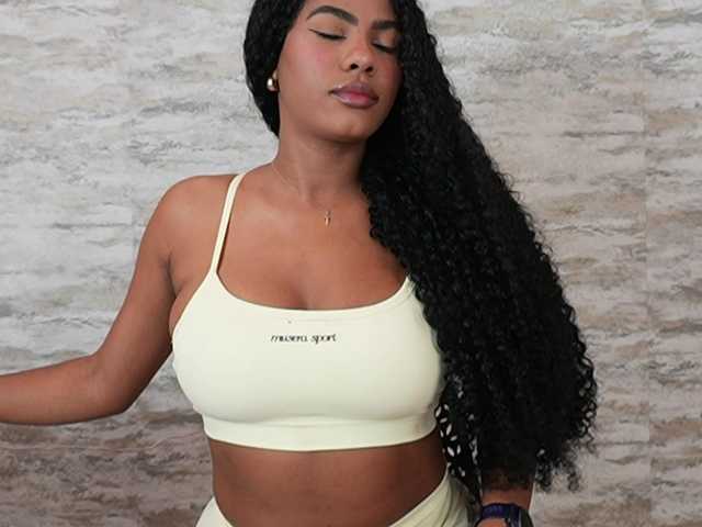Nahomixjones live cam on BongaCams