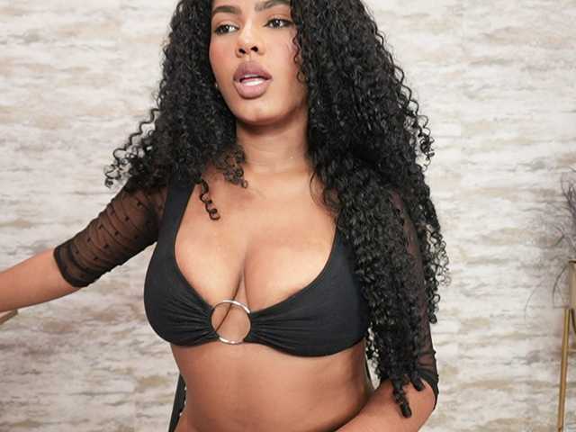 Nahomixjones live cam on BongaCams