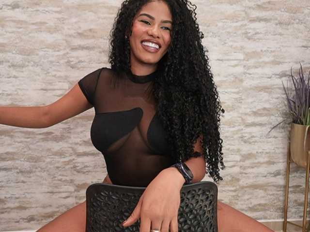 Nahomixjones live cam on BongaCams