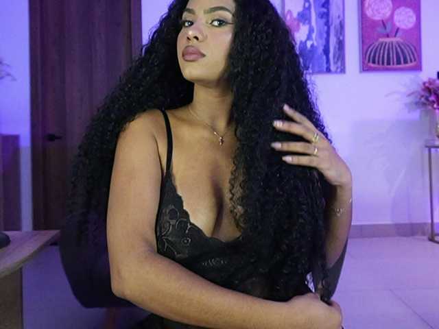 Nahomixjones live cam on BongaCams