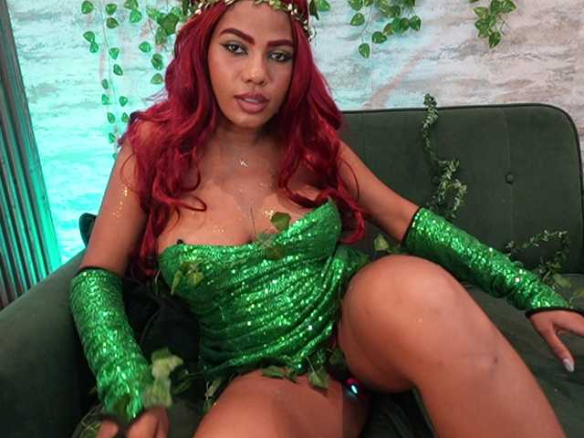 Nahomixjones live cam on BongaCams