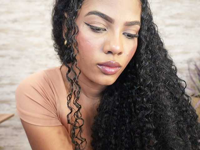 Nahomixjones live cam on BongaCams