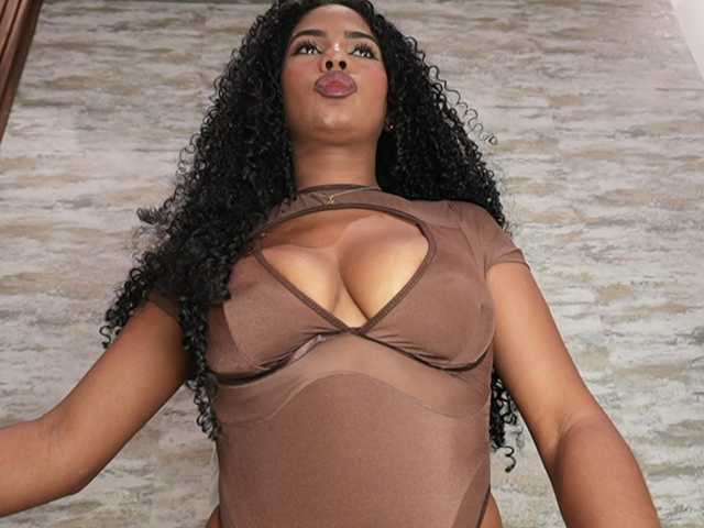Nahomixjones live cam on BongaCams