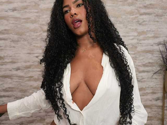 Nahomixjones live cam on BongaCams