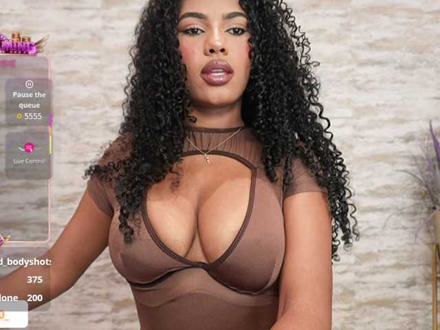 Nahomixjones live cam on BongaCams