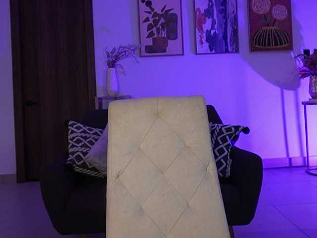Nahomixjones live cam on BongaCams