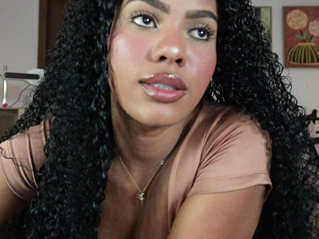 Nahomixjones live cam on BongaCams