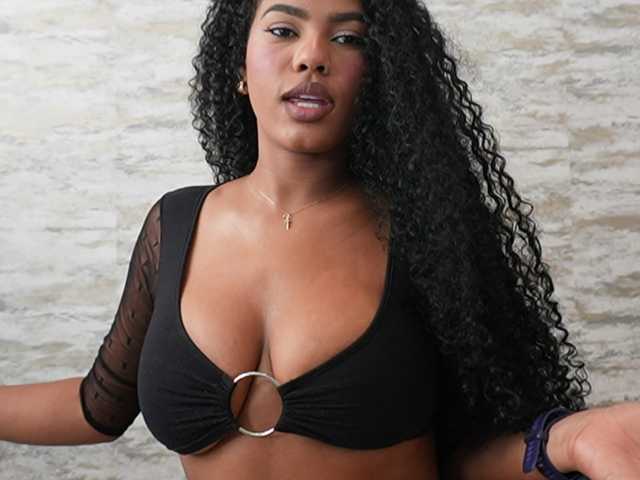 Nahomixjones live cam on BongaCams
