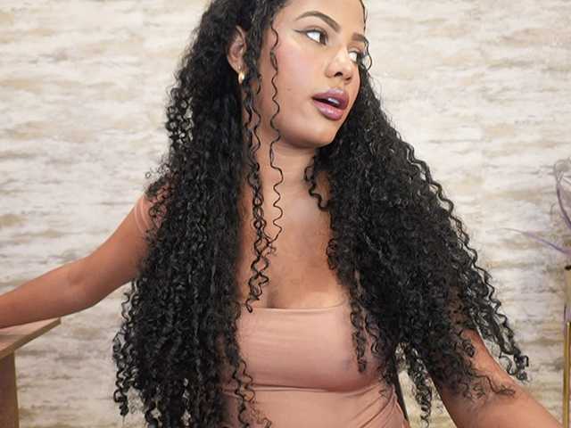 Nahomixjones live cam on BongaCams