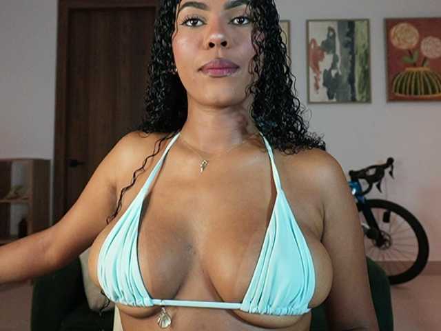 Nahomixjones live cam on BongaCams