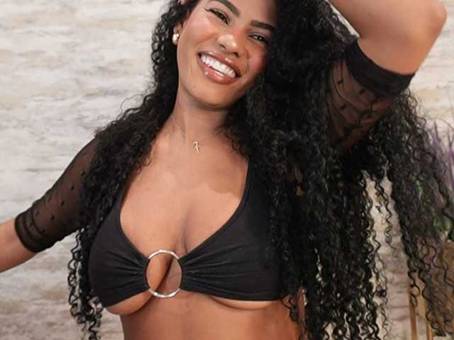 Nahomixjones live cam on BongaCams