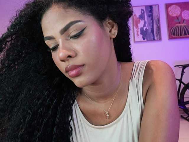 Nahomixjones live cam on BongaCams
