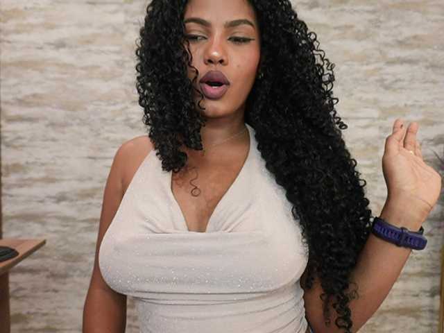Nahomixjones live cam on BongaCams