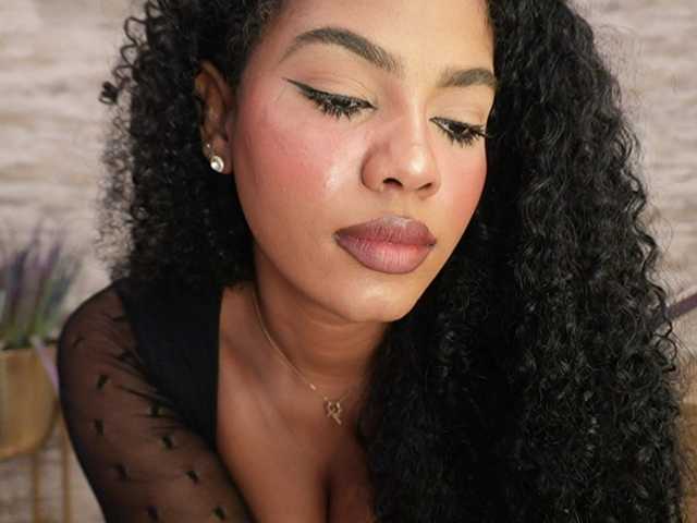 Nahomixjones live cam on BongaCams