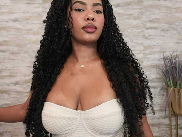 Nahomixjones live cam on BongaCams