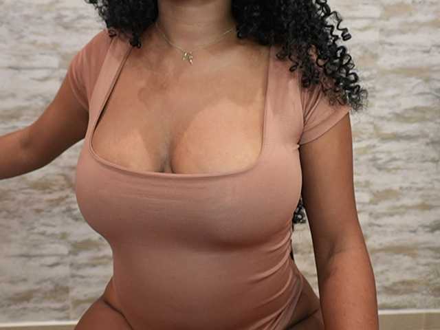 Nahomixjones live cam on BongaCams