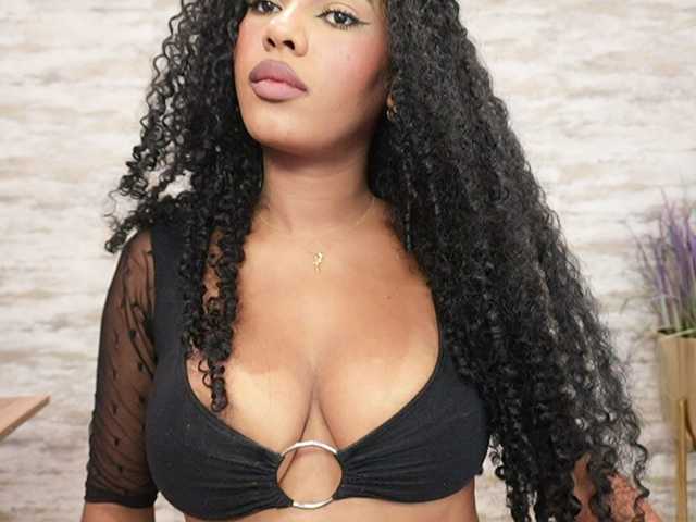 Nahomixjones live cam on BongaCams