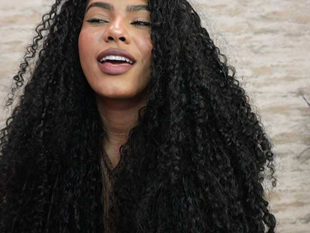 Nahomixjones live cam on BongaCams