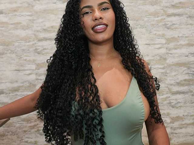 Nahomixjones live cam on BongaCams