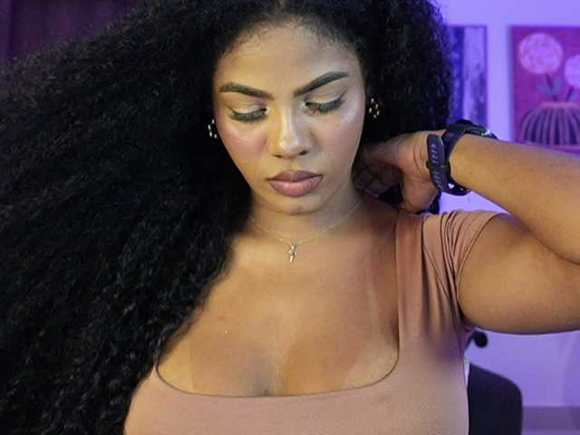 Nahomixjones live cam on BongaCams