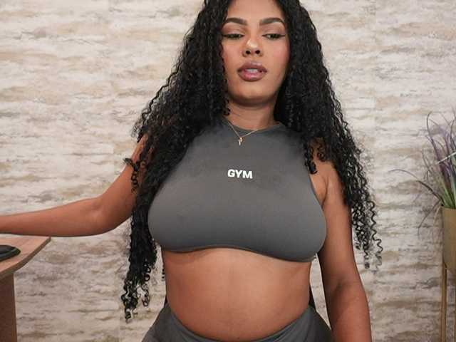 Nahomixjones live cam on BongaCams