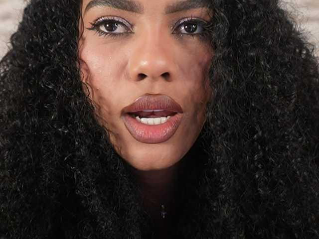 Nahomixjones live cam on BongaCams