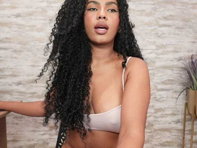 Nahomixjones live cam on BongaCams