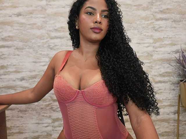 Nahomixjones live cam on BongaCams