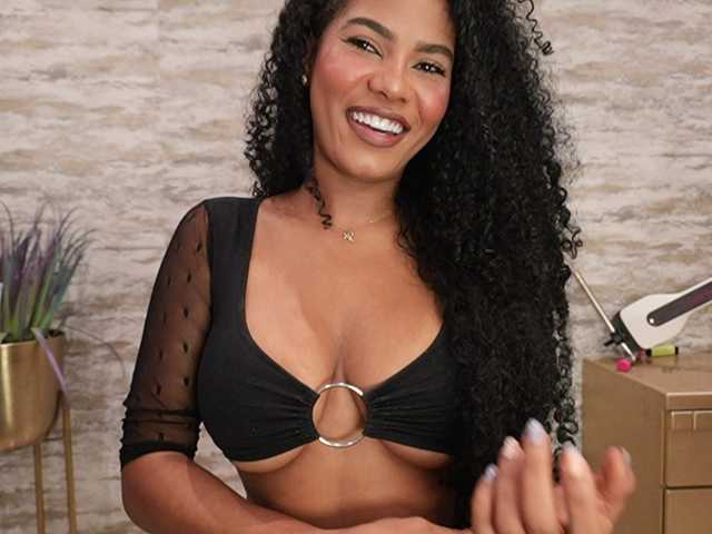 Nahomixjones live cam on BongaCams