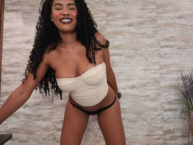 Nahomixjones live cam on BongaCams