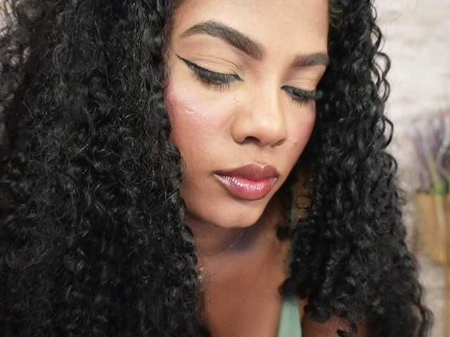 Nahomixjones live cam on BongaCams