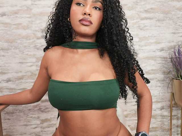Nahomixjones live cam on BongaCams