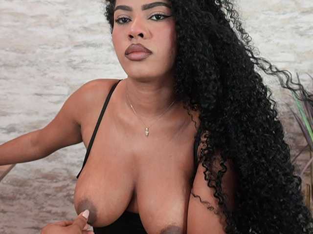 Nahomixjones live cam on BongaCams