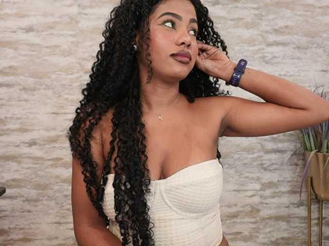 Nahomixjones live cam on BongaCams