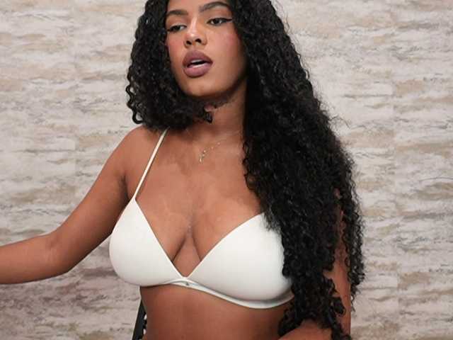 Nahomixjones live cam on BongaCams