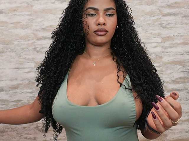Nahomixjones live cam on BongaCams