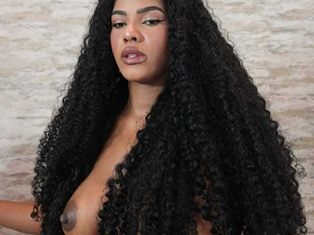 Nahomixjones live cam on BongaCams