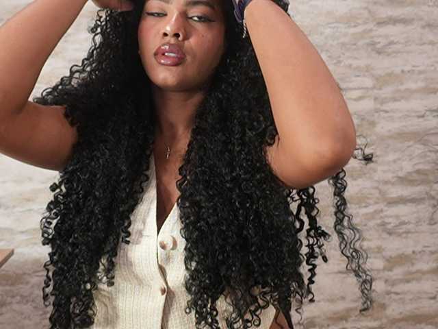 Nahomixjones live cam on BongaCams