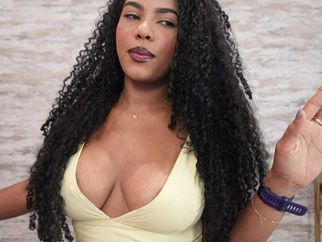 Nahomixjones live cam on BongaCams