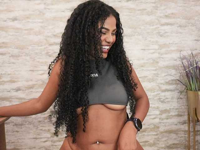 Nahomixjones live cam on BongaCams