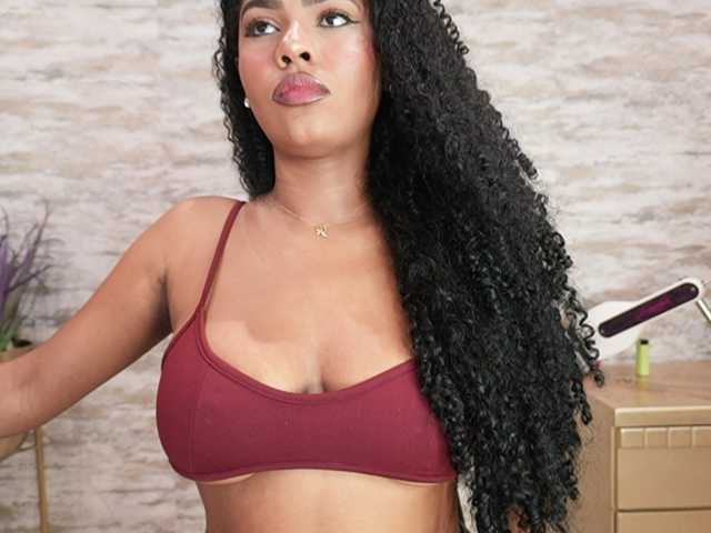 Nahomixjones live cam on BongaCams